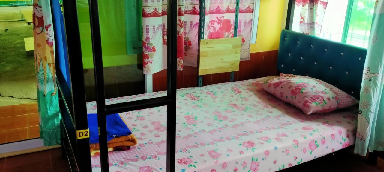 เรืองศรีศิริ เกสเฮาส์ Hotel สุโขทัย ภายนอก รูปภาพ